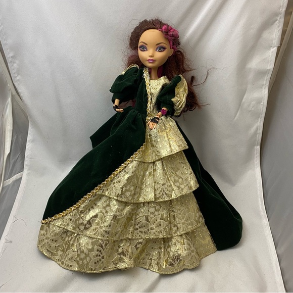 Ever After High First Chapter Briar Beauty Doll 2012 Redressed Green Gown - Picture 8 of 10